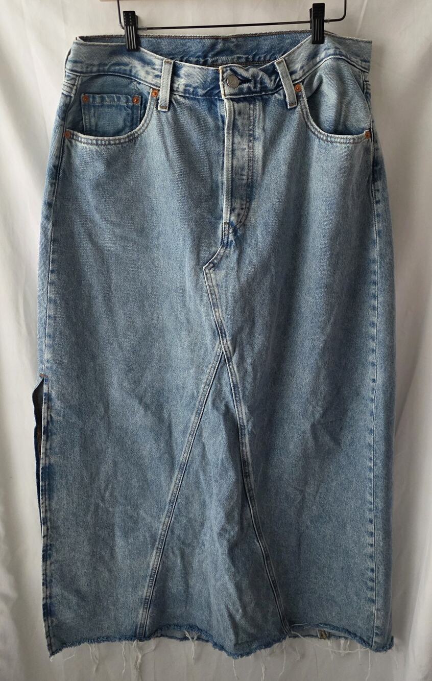 Levi's Light-Wash Denim Maxi Button Fly Skirt With Split Size 32